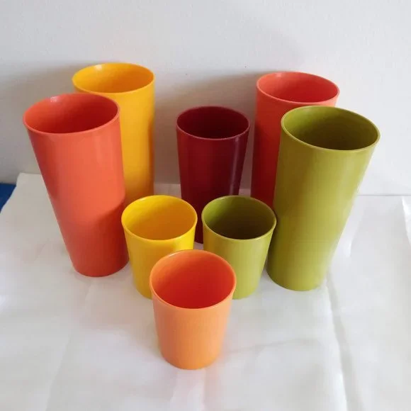 Eight Tupperware Cups Vintage Different Sizes & Colors - Picture 14 of 16